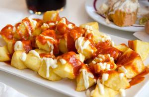 Patatas Bravas - Aardappelen met pikante tomatensaus