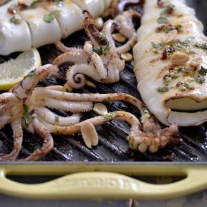Calamares a la parrilla en vinagreta - Gegrilleerde pijlinktvis in vinaigrette