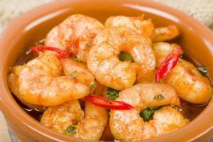 Gambas con ajo y picante - Garnalen met knoflook en spaanse peper