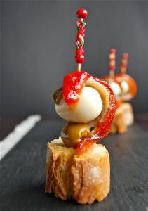 pincho con huevo y anchoa