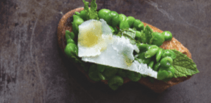 Tostadas con Guisantes y Parmesano - Toast met Erwten en Parmezaanse kaas