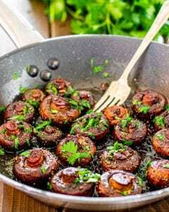 Setas al Ajo en Vino Tinto - Knoflook champignons in rode wijn