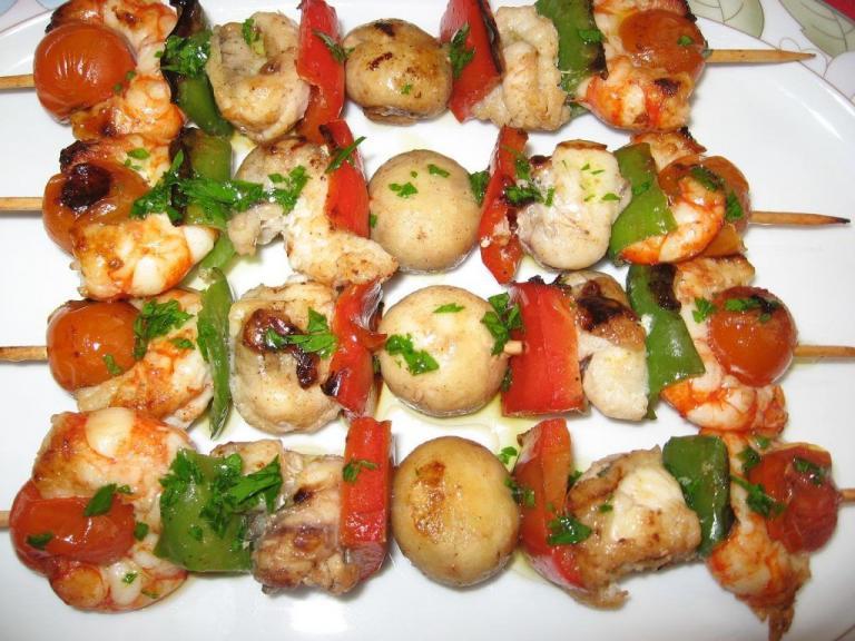 Brocheta de Rape Adobado - Brochettes van gemarineerde zeeduivel