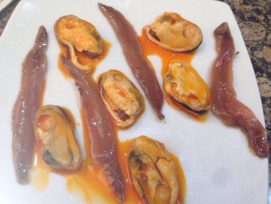 Mejillones con anchoas - Mosselen met ansjovis in witte wijnsaus