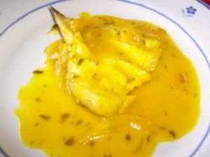 Pescado en amarillo - Zwaardvis in saffraansaus