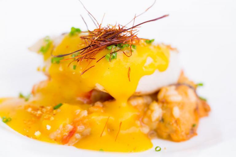 Salmón en salsa de azafrán - Zalm in safraansaus
