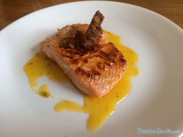 Salmón en salsa de azafrán - Zalm in saffraansaus