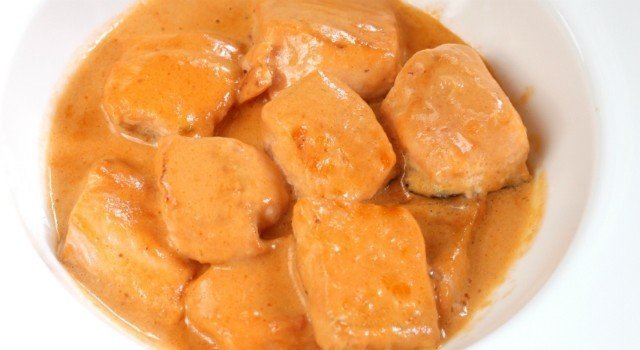 Salmón en salsa de pimiento - Zalm in paprikasaus