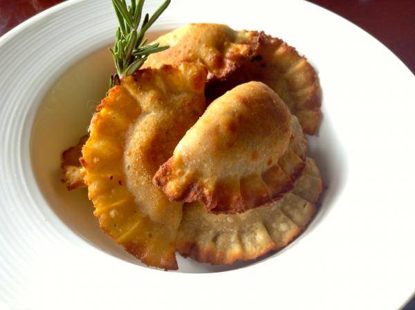 Empenada con chorizo y queso - Empenada met chorizo en kaas