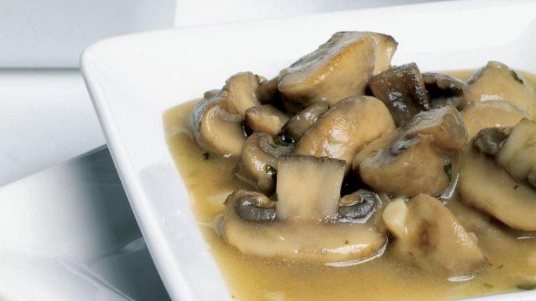 Champiñones a vino blanco y jerez - Champignons in witte wijn en sherry