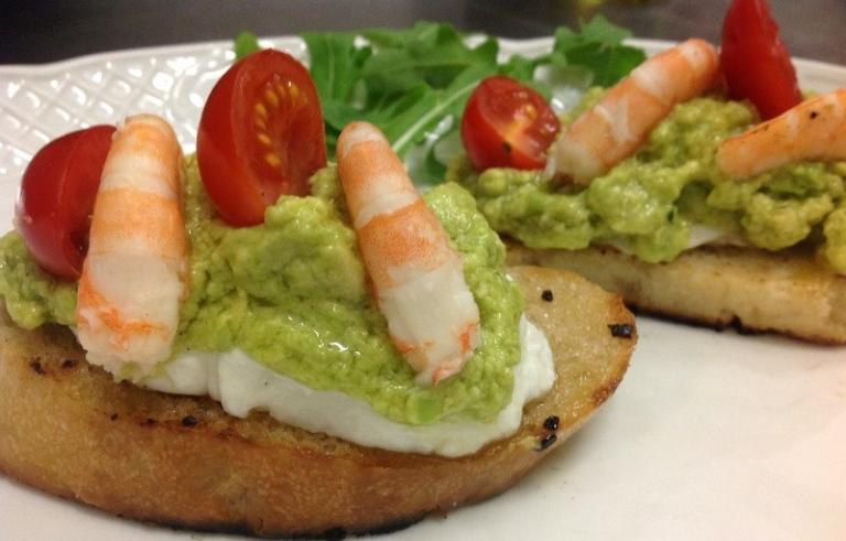 Montaditos de gamba y aquacate - Broodje met gamba en avocado