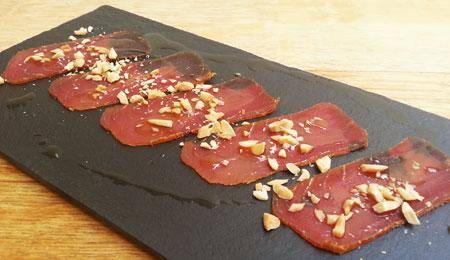Mojama con almendras - Mojama met amandelen