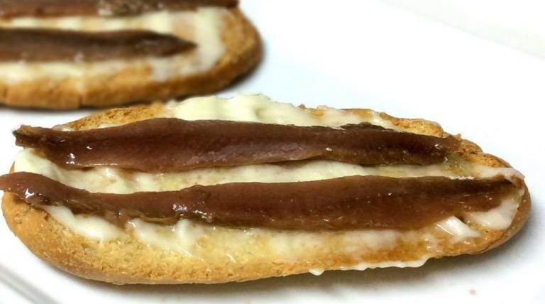 Tostada de Anchoa con Alioli - Ansjovistoast